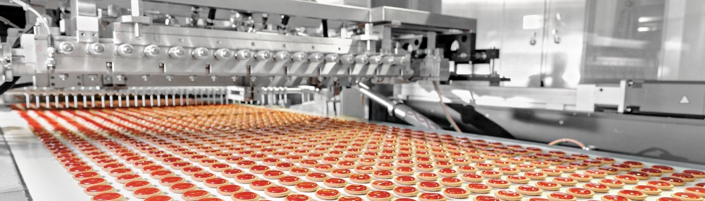  Primärverpackung von Lebensmitteln auf einer Verpackungsanlage mit Sensorlösungen zur zuverlässigen Objekt- und Prozesskontrolle